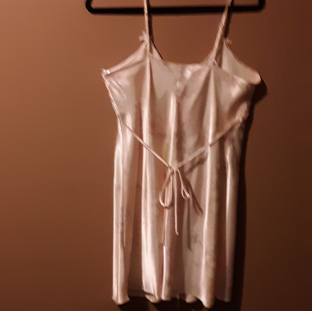 Lingerie - Picture 3 of 5